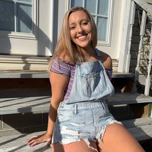 Meet your Posher, Ashley